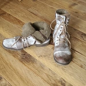 Like new condition- mens Steve Madden Gammbler